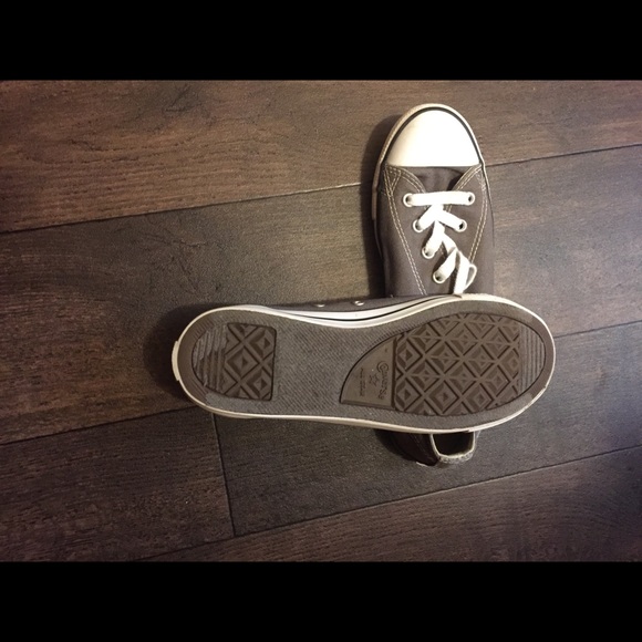 Converse - Picture 2 of 2